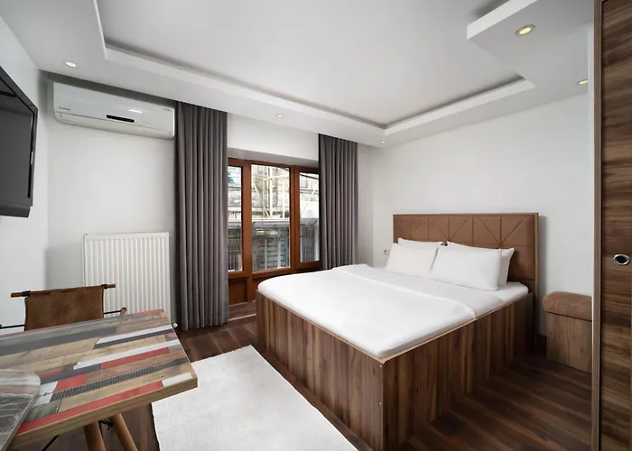 מלון דירות Taksim Mood 4*